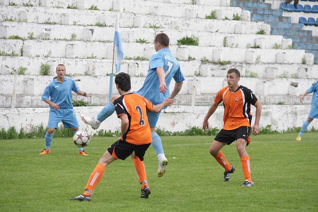 Konfeks wygrał mecz o życie 2:0