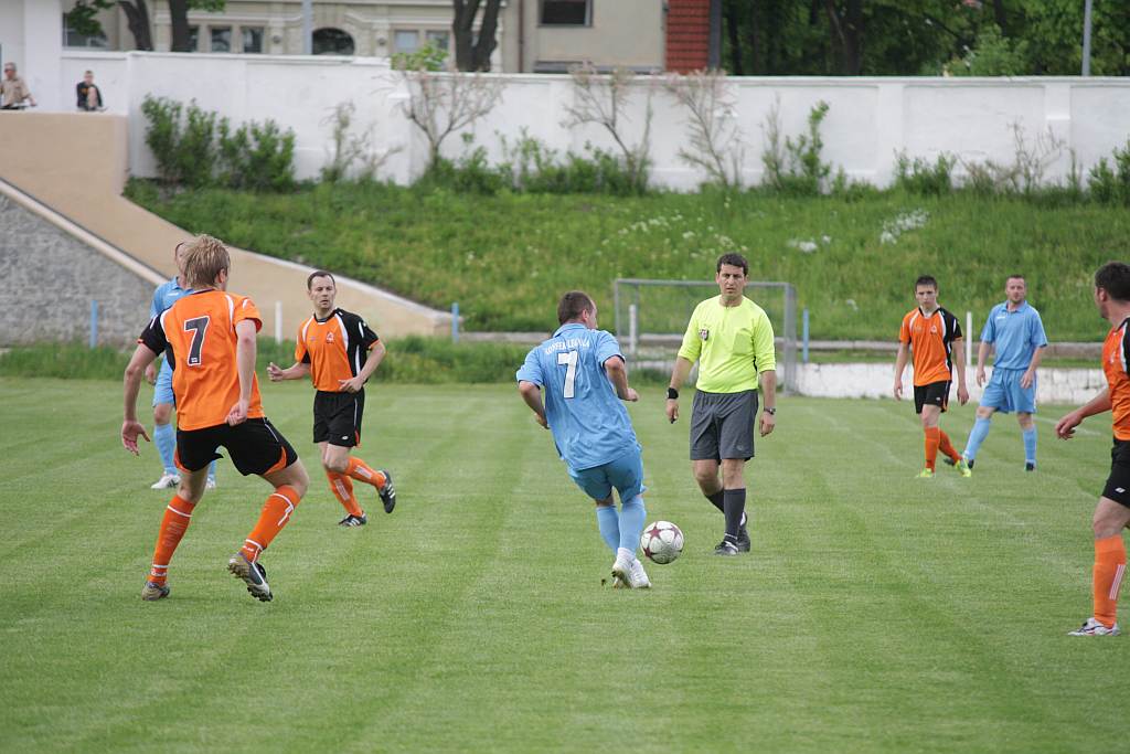 Konfeks wygrał mecz o życie 2:0