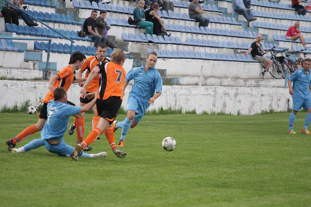 Konfeks wygrał mecz o życie 2:0