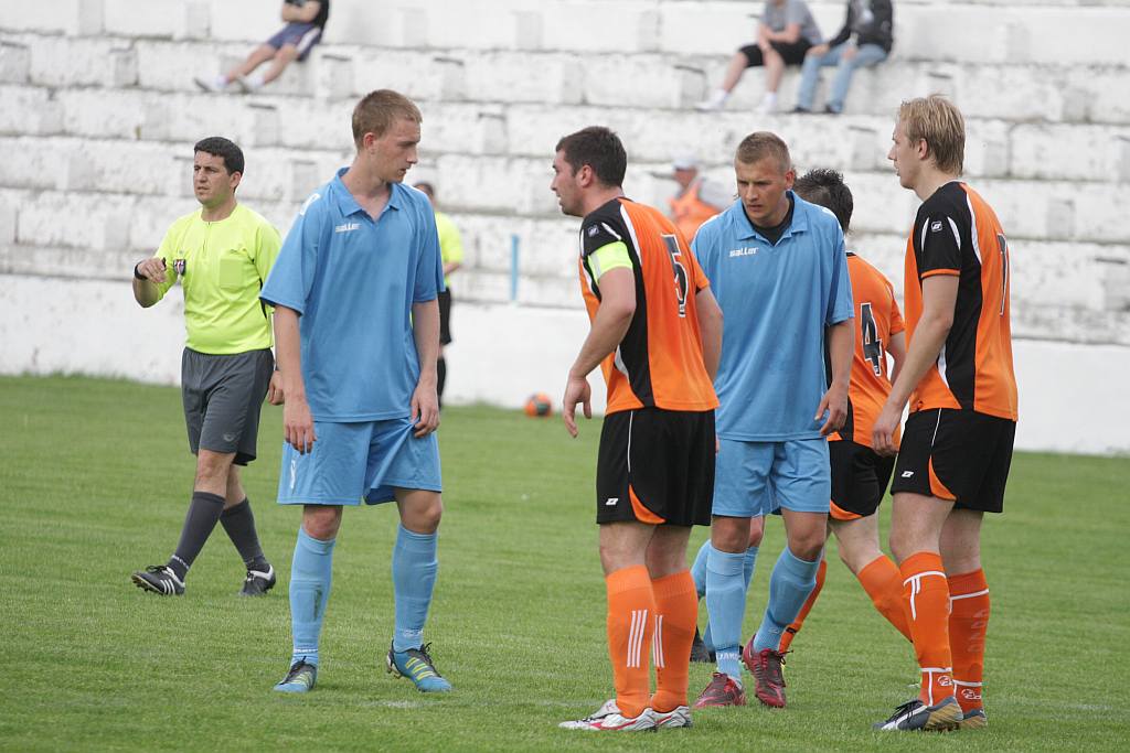 Konfeks wygrał mecz o życie 2:0