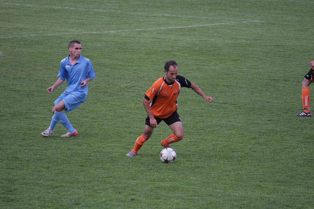 Konfeks wygrał mecz o życie 2:0