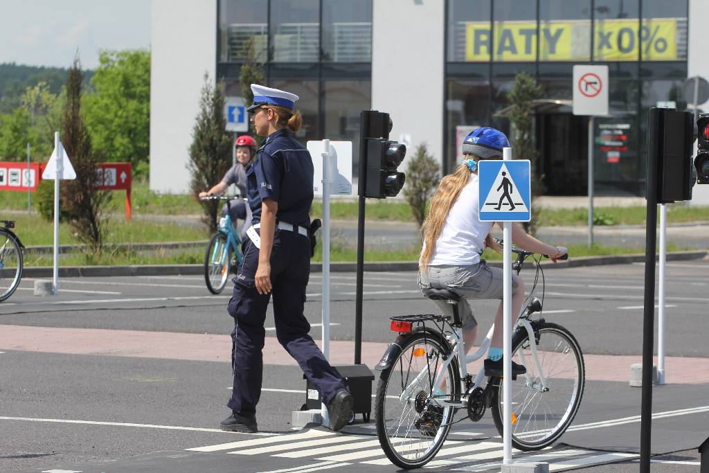 Miasteczko Ruchu Drogowego przed Auchan