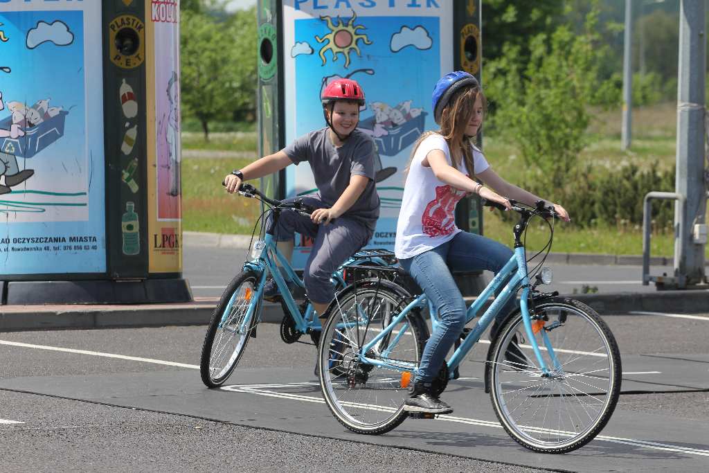 Miasteczko Ruchu Drogowego przed Auchan