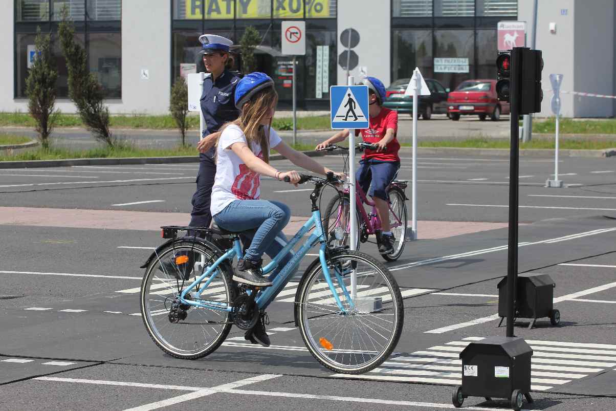 Miasteczko Ruchu Drogowego przed Auchan