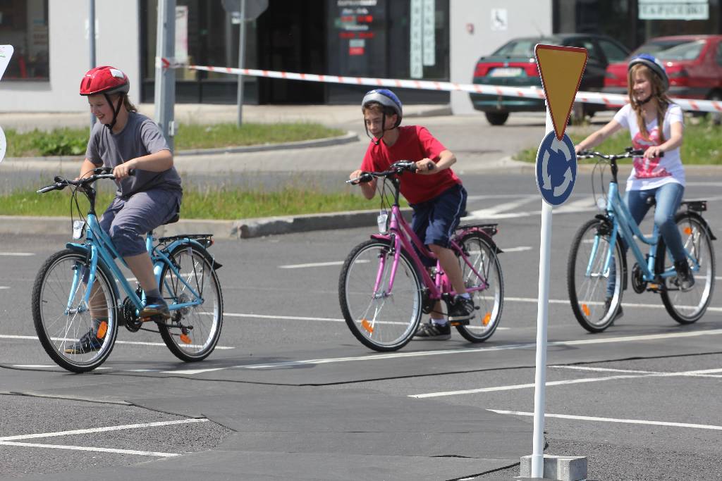 Miasteczko Ruchu Drogowego przed Auchan