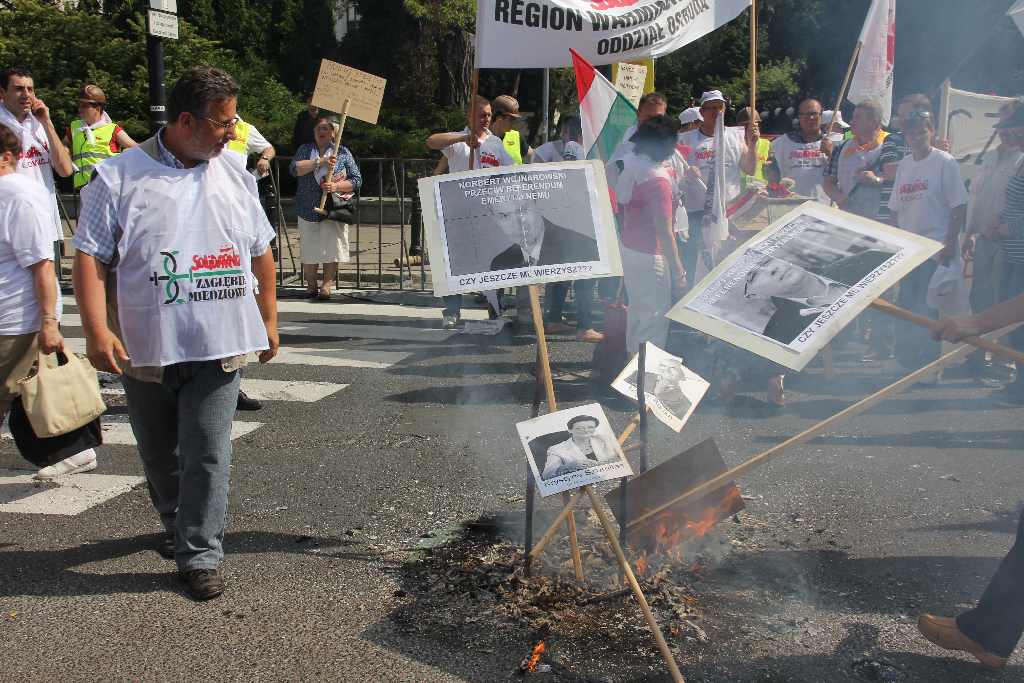 Pikieta Solidarności przed Sejmem