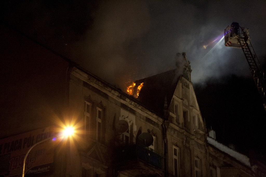 Groźny pożar przy ulicy Złotoryjskiej