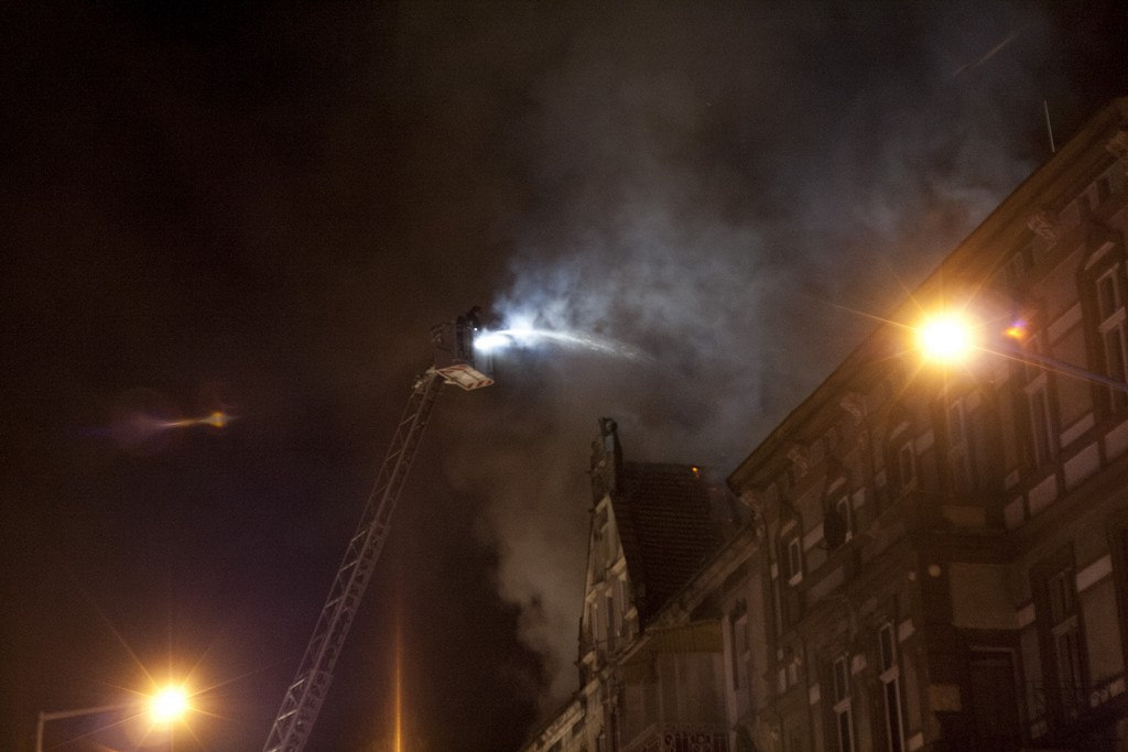 Groźny pożar przy ulicy Złotoryjskiej