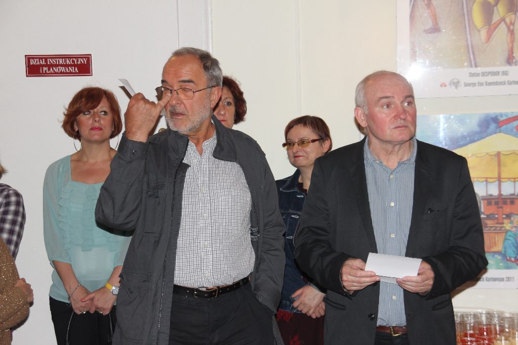 Satyrykon: Pociągi i stacje kolejowe