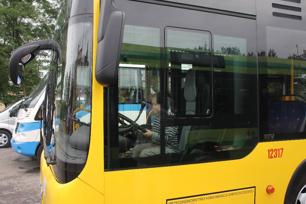 Legniczanie oglądali autobusy