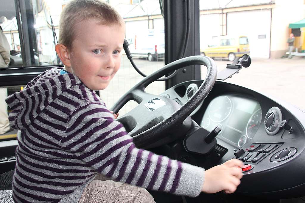 Legniczanie oglądali autobusy