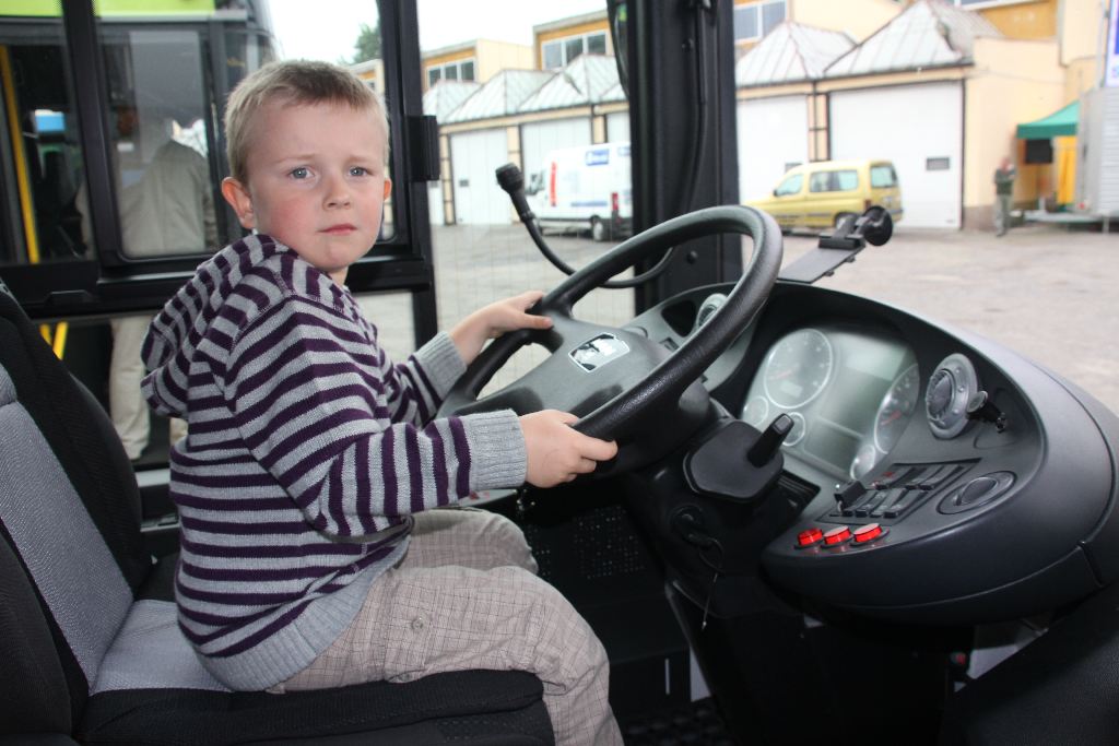 Legniczanie oglądali autobusy