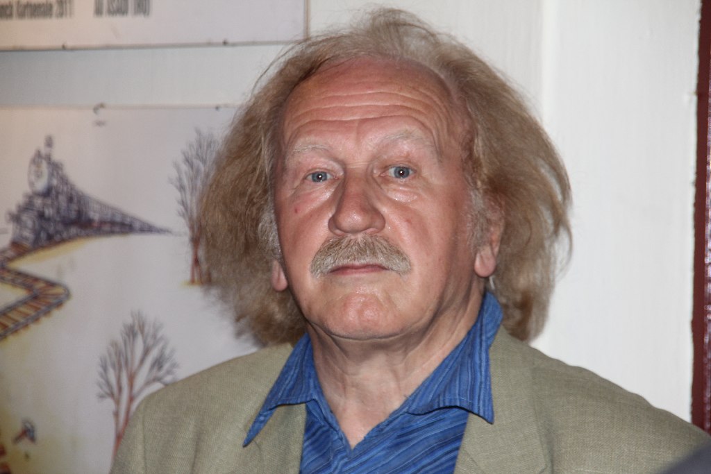 Satyrykon: Pociągi i stacje kolejowe