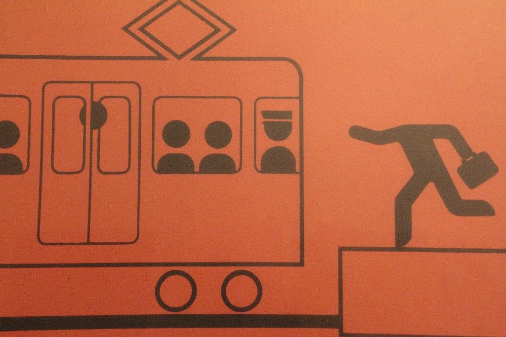 Satyrykon: Pociągi i stacje kolejowe