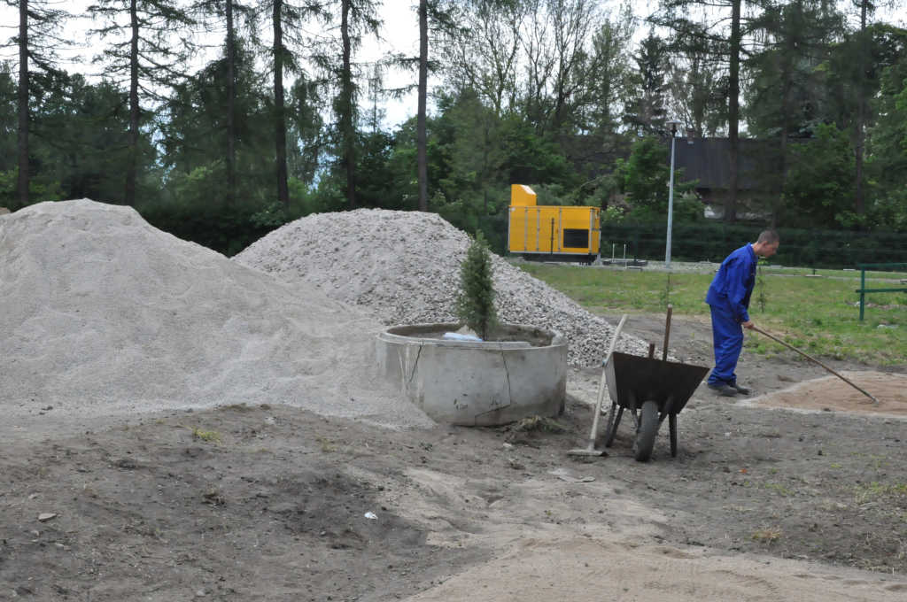 O pracy dla młodych ludzi w Mysłakowicach