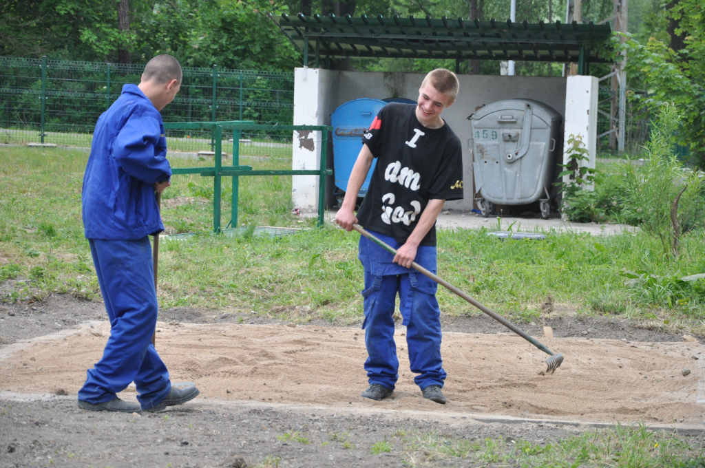 O pracy dla młodych ludzi w Mysłakowicach