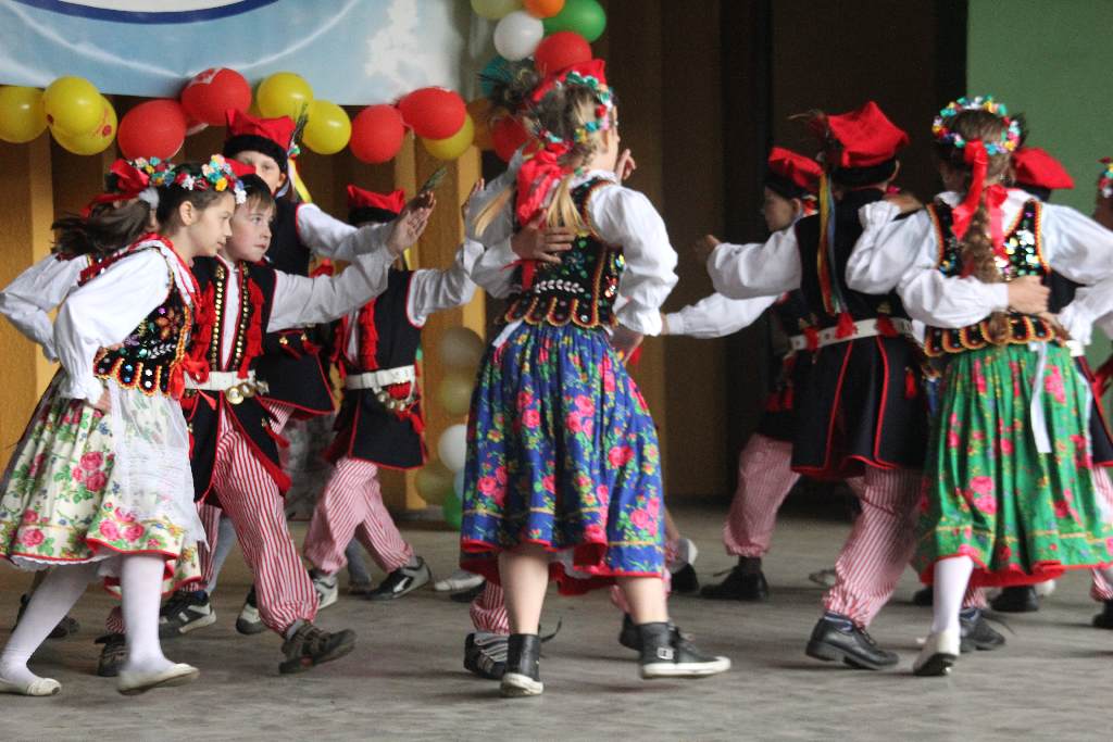 Dzieci z legnickich szkół świętują