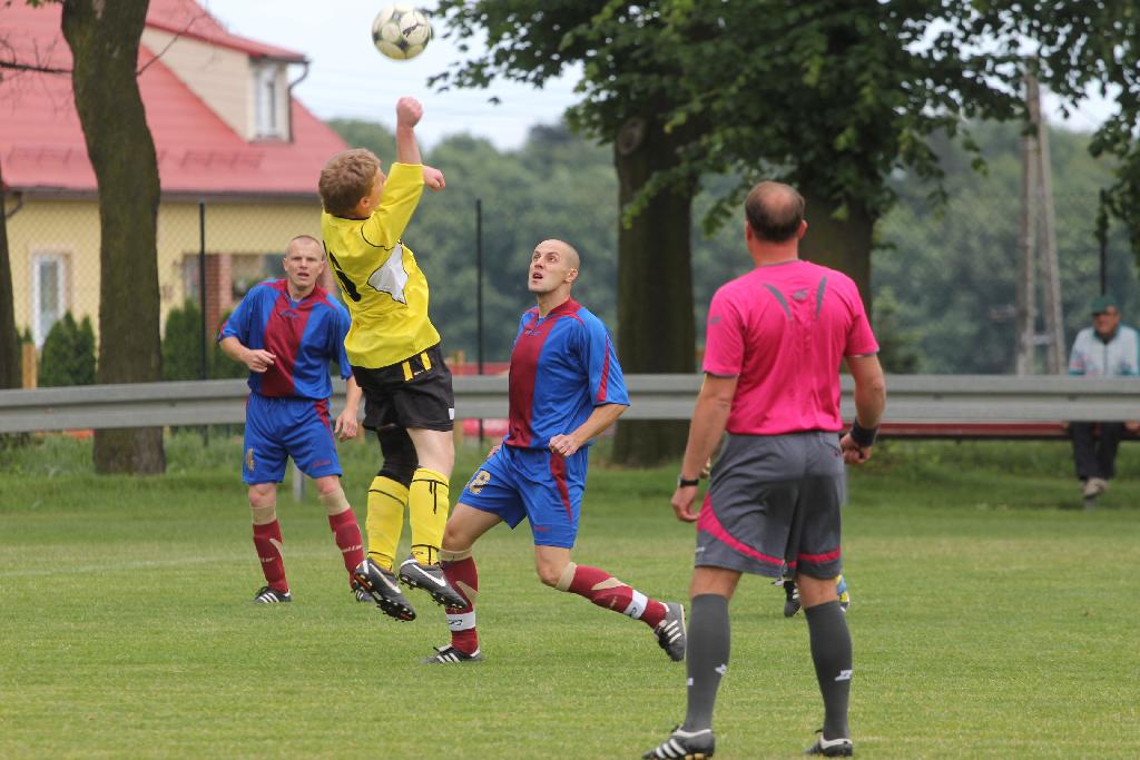 KS Legnickie Pole - Iskra II 10:2