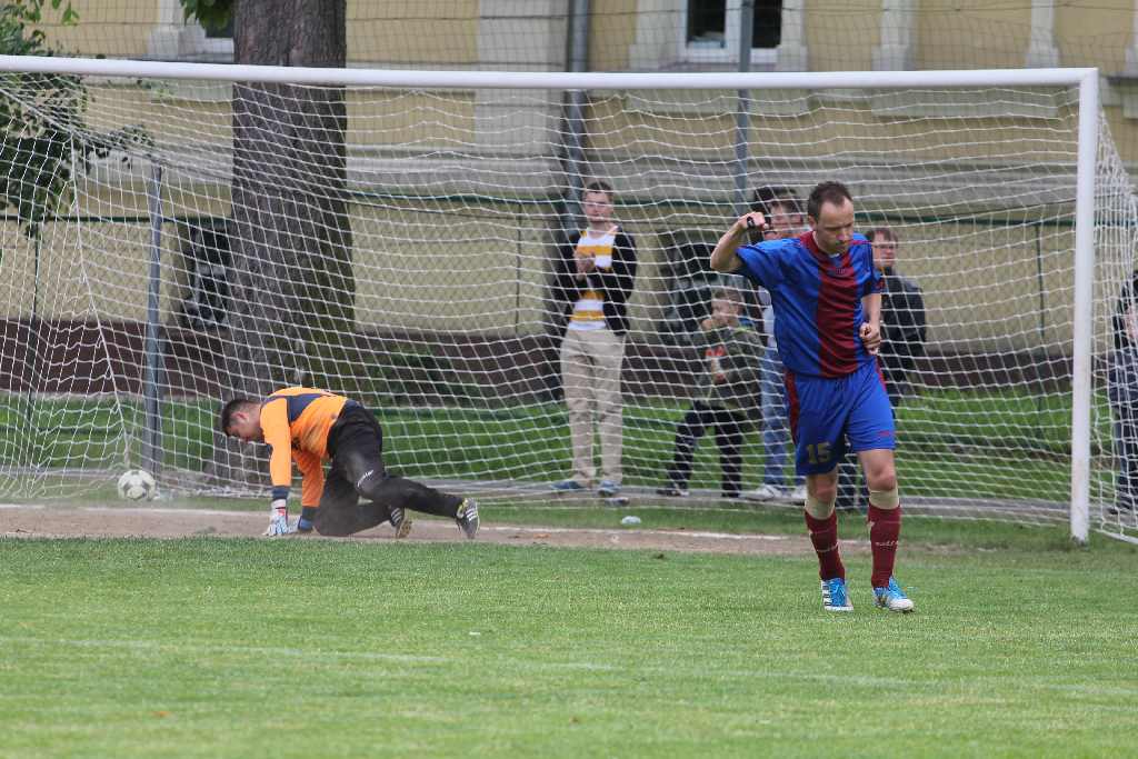 KS Legnickie Pole - Iskra II 10:2