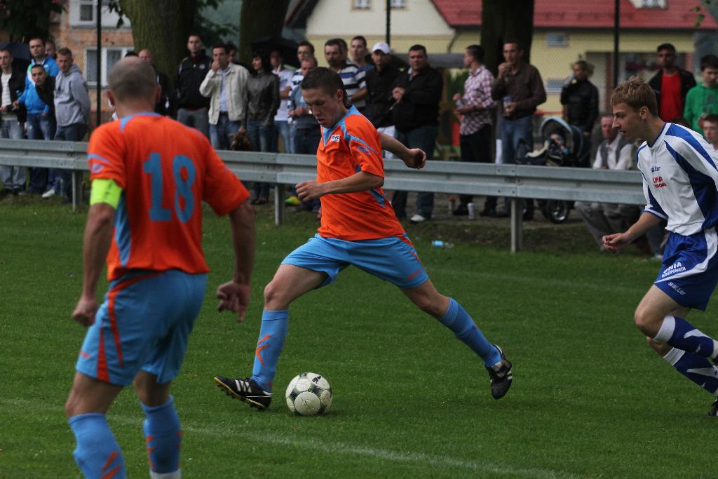 KS Legnickie Pole - Unia 2:2