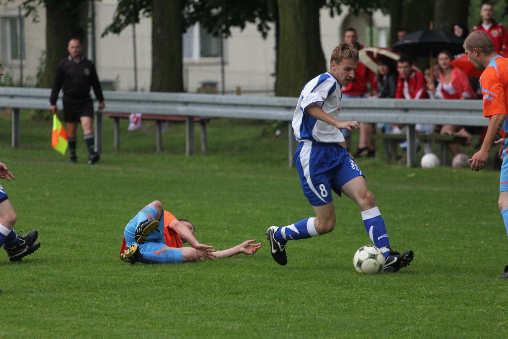 KS Legnickie Pole - Unia 2:2