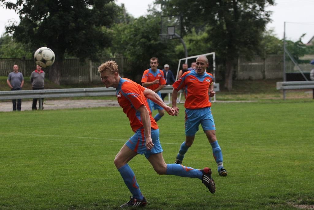 KS Legnickie Pole - Unia 2:2