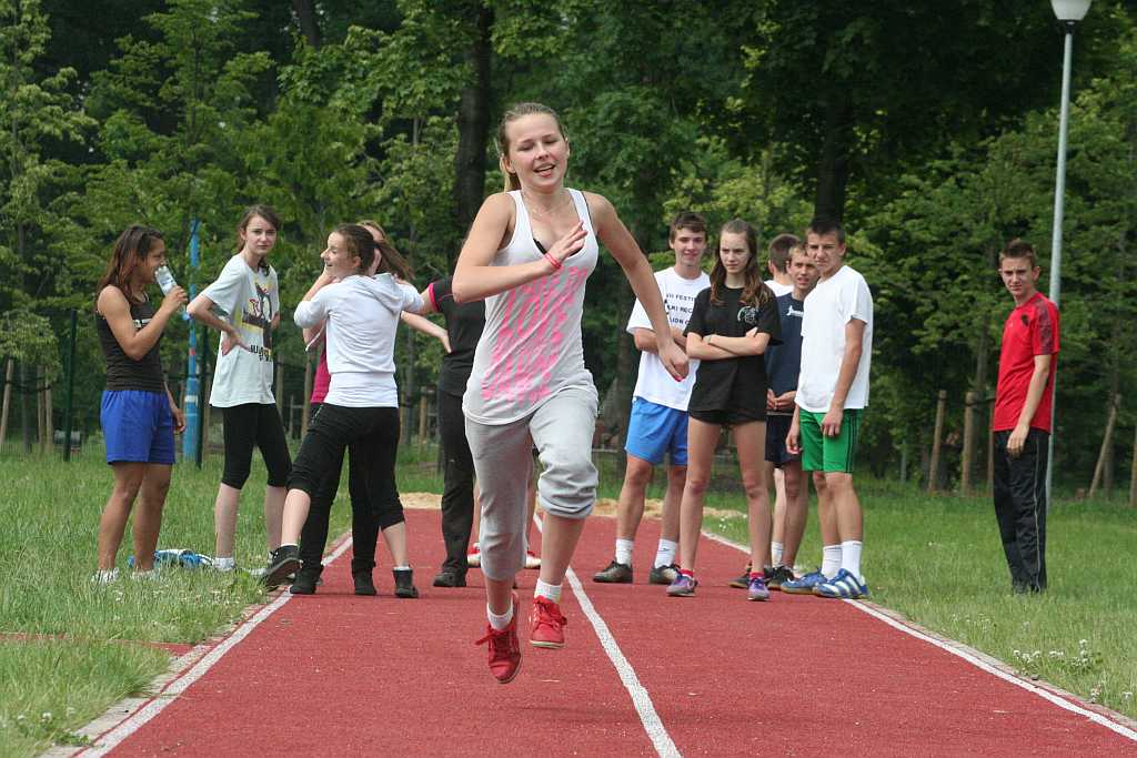 Zawody lekkoatletyczne w parku