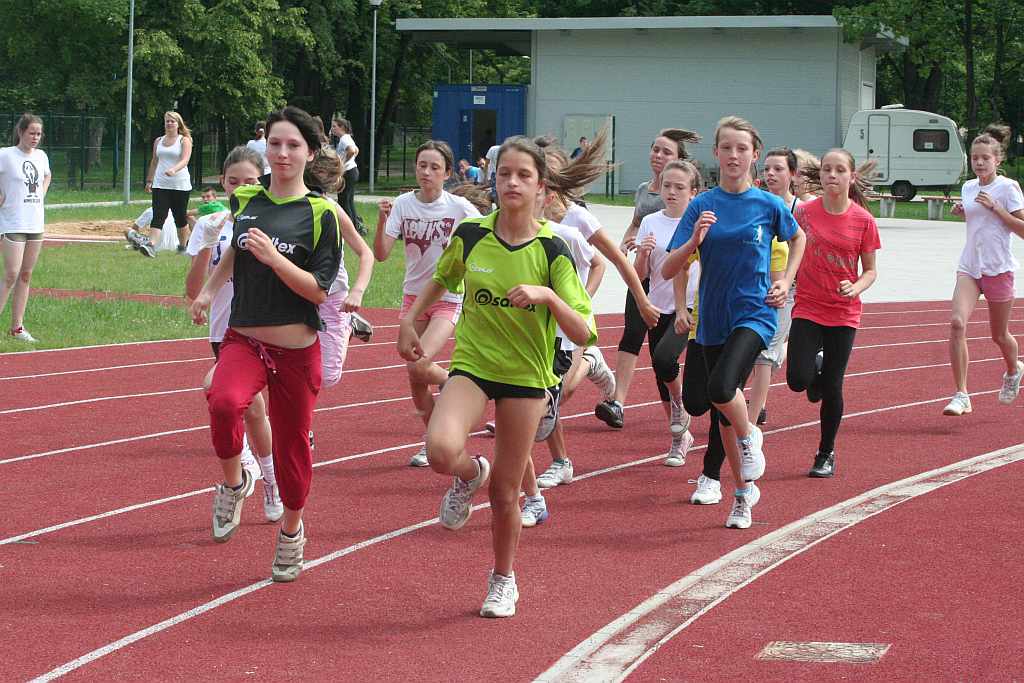 Zawody lekkoatletyczne w parku