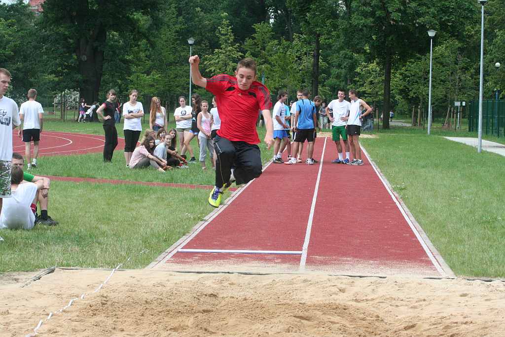 Zawody lekkoatletyczne w parku