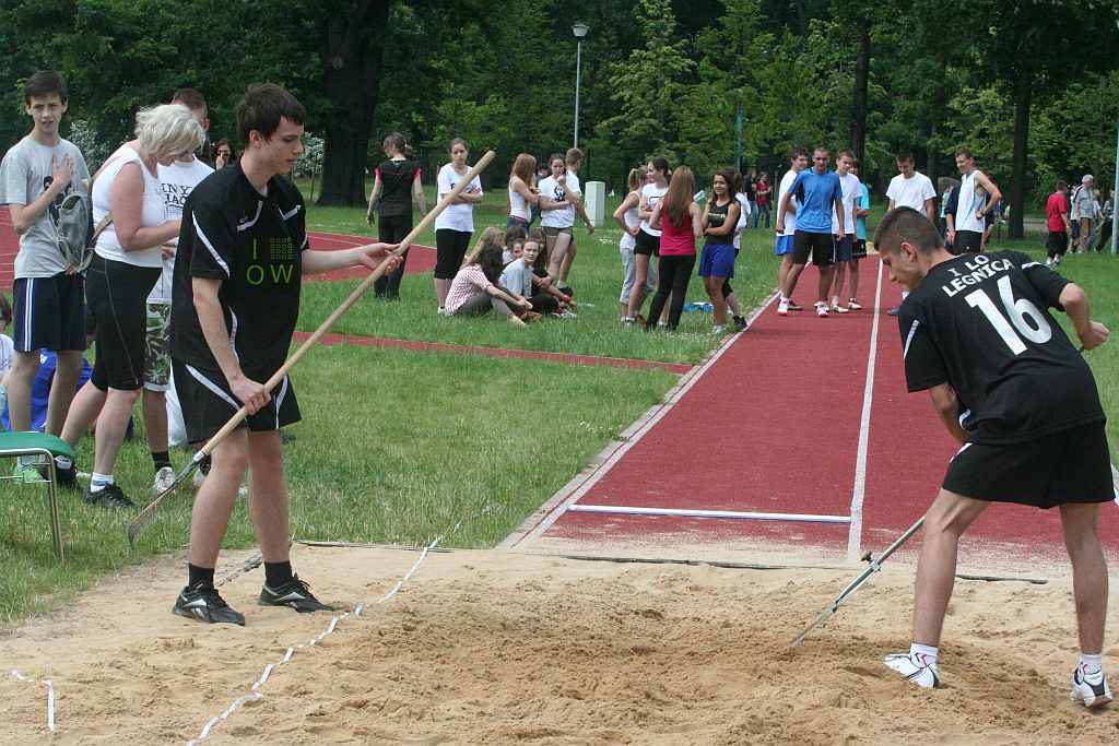 Zawody lekkoatletyczne w parku
