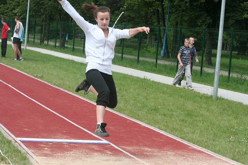 Zawody lekkoatletyczne w parku