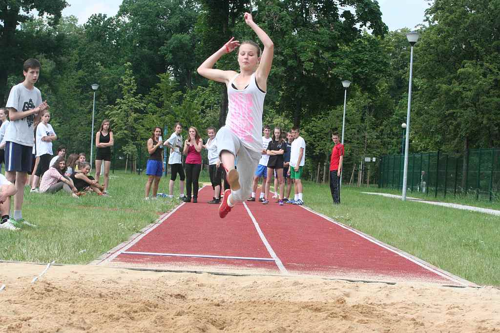 Zawody lekkoatletyczne w parku