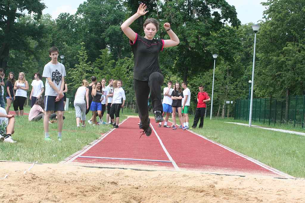Zawody lekkoatletyczne w parku