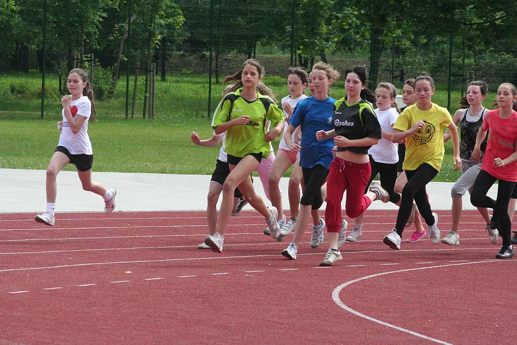 Zawody lekkoatletyczne w parku