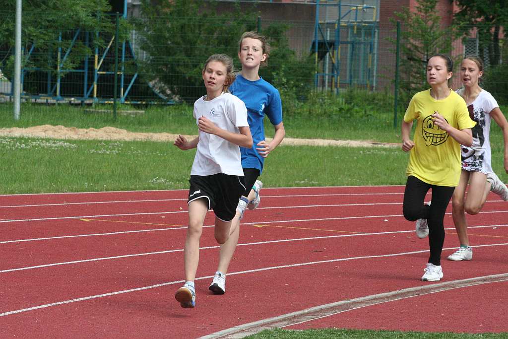 Zawody lekkoatletyczne w parku