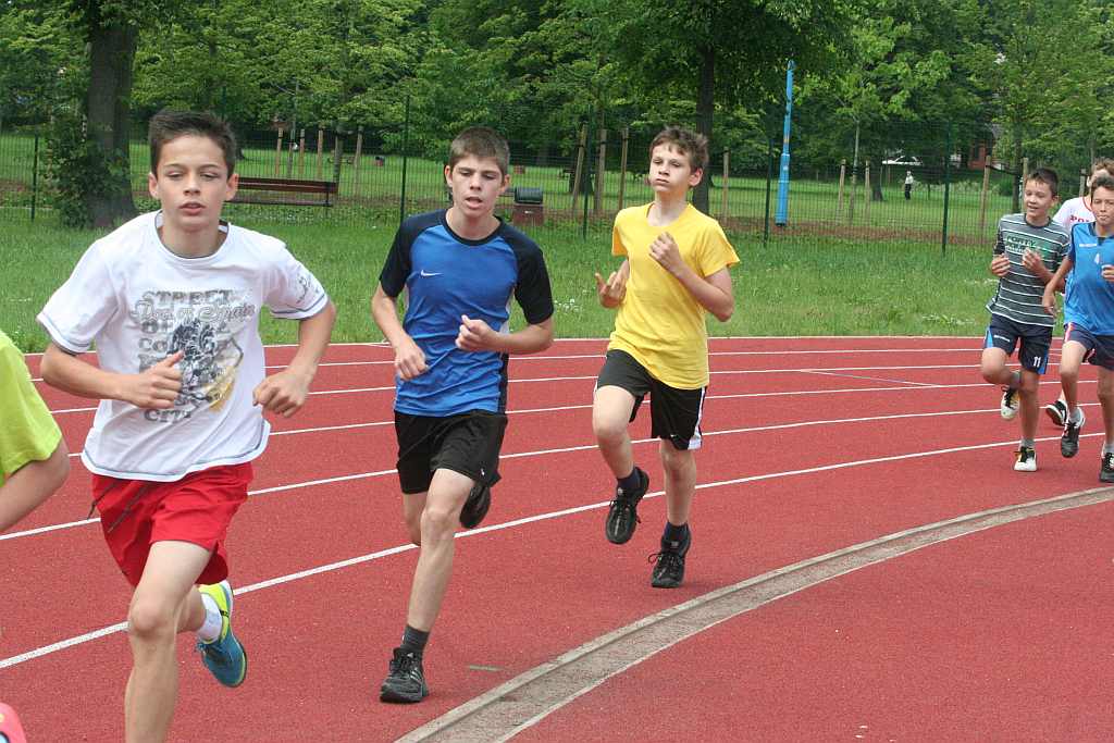 Zawody lekkoatletyczne w parku