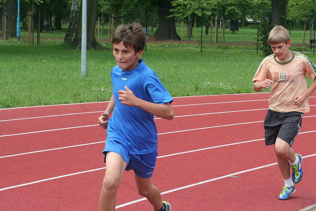 Zawody lekkoatletyczne w parku