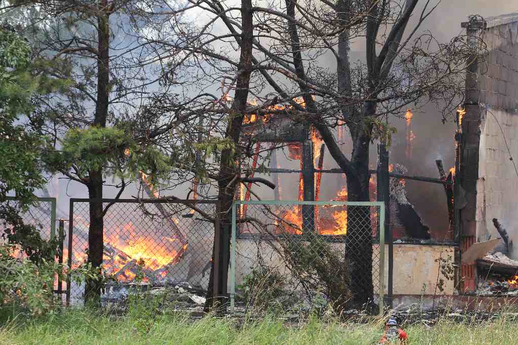 Spłonęła była baza PKS cz1