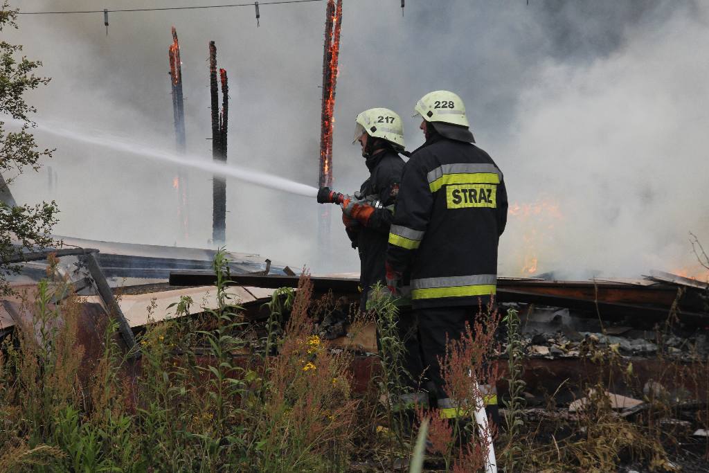 Spłonęła była baza PKS cz1