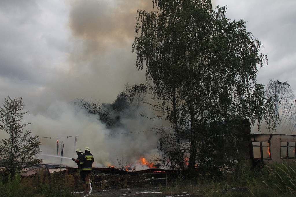Spłonęła była baza PKS cz1