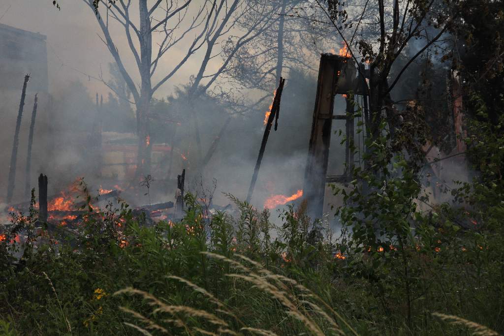 Spłonęła była baza PKS cz1