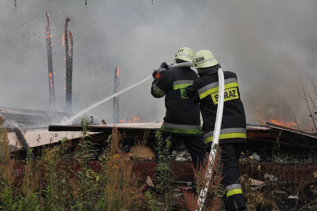 Spłonęła była baza PKS cz1
