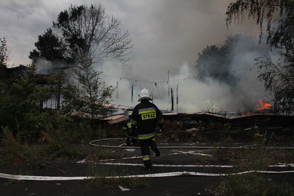 Spłonęła była baza PKS cz1