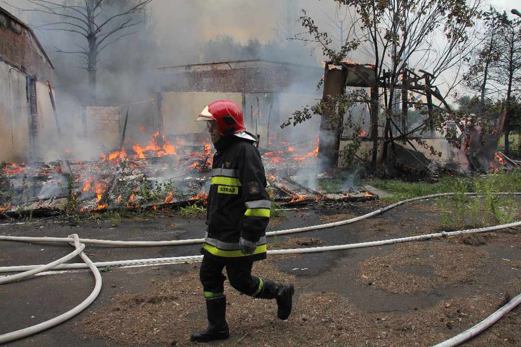 Spłonęła była baza PKS cz1