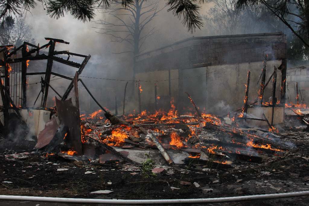 Spłonęła była baza PKS cz1