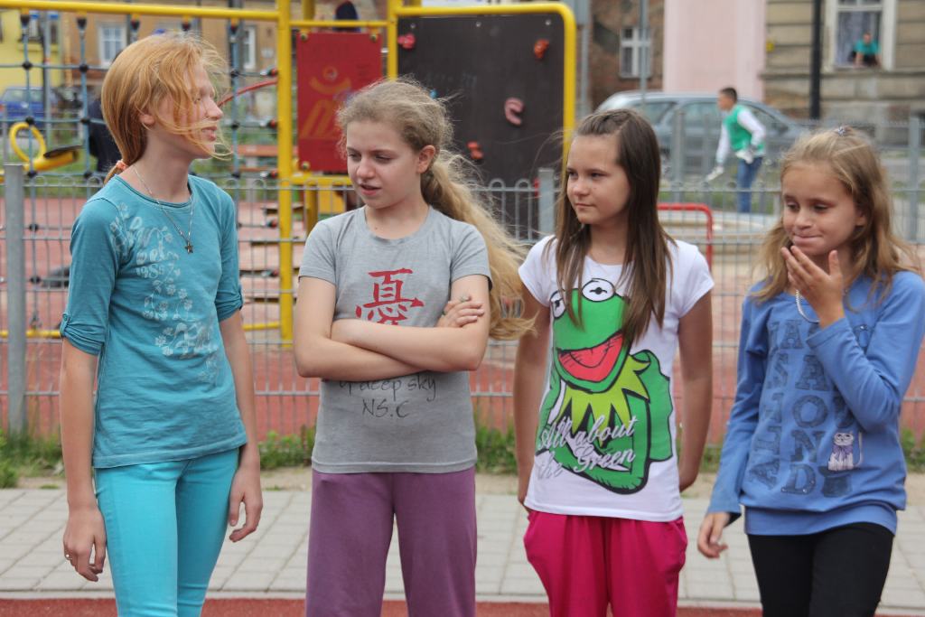 Dzieci z Zakaczawia tańczą breakdance