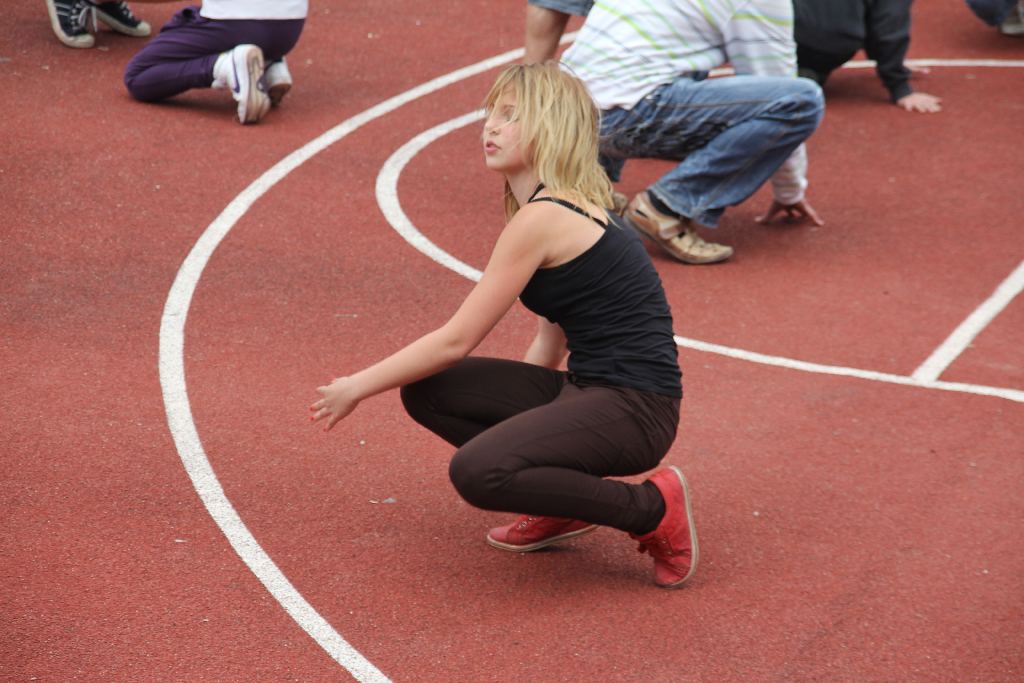 Dzieci z Zakaczawia tańczą breakdance