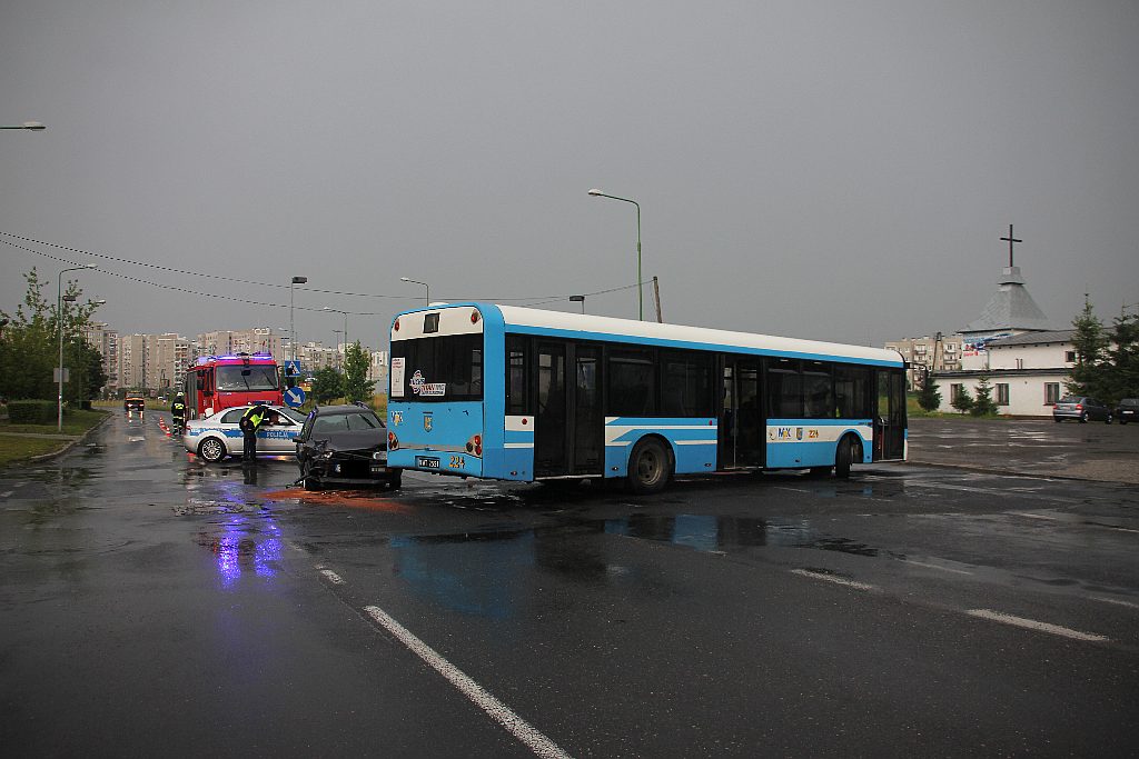 Wypadek z udziałem autobusu MPK