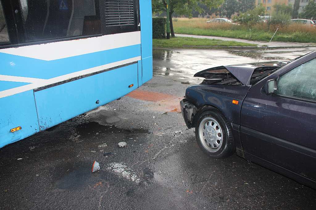 Wypadek z udziałem autobusu MPK