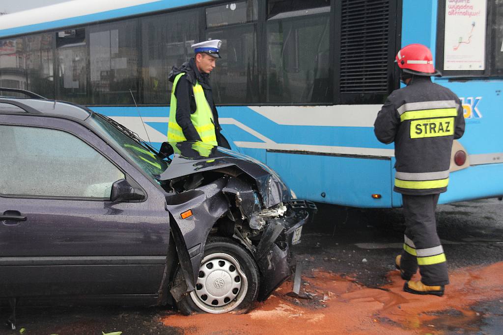 Wypadek z udziałem autobusu MPK